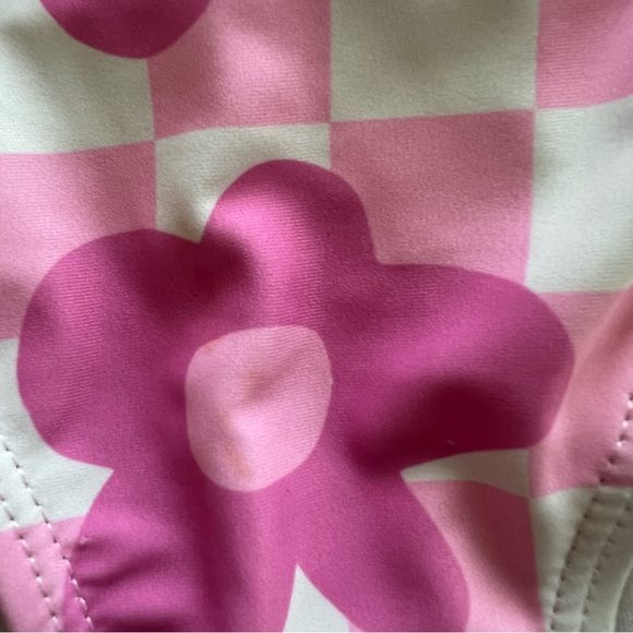 🌸🩷Pink & White Checkered Floral Swim Suit🩷🌸 - Picture 4 of 4